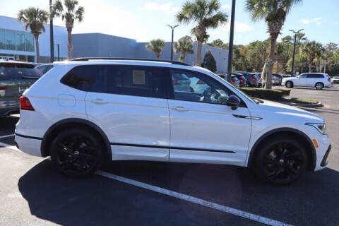 2023 Volkswagen Tiguan SE R-Line Black