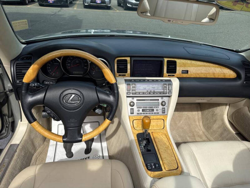 2004 Lexus SC 430