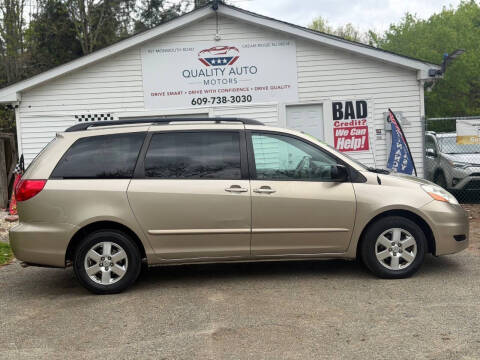 2010 Toyota Sienna LE 7-Passenger