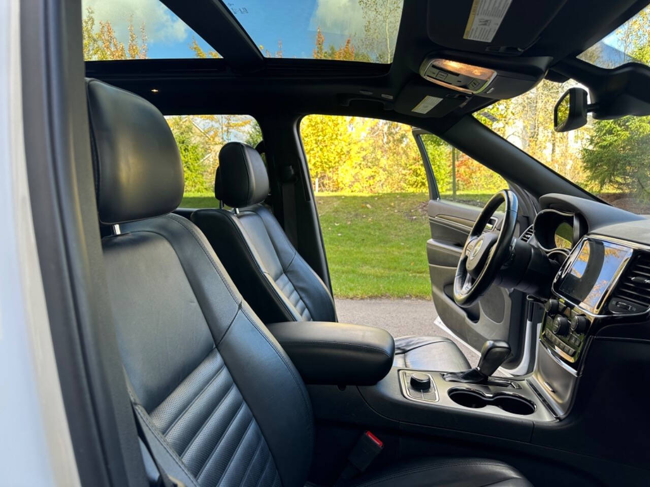 2020 Jeep Grand Cherokee for sale at Phoenix Motor Co in Romulus, MI