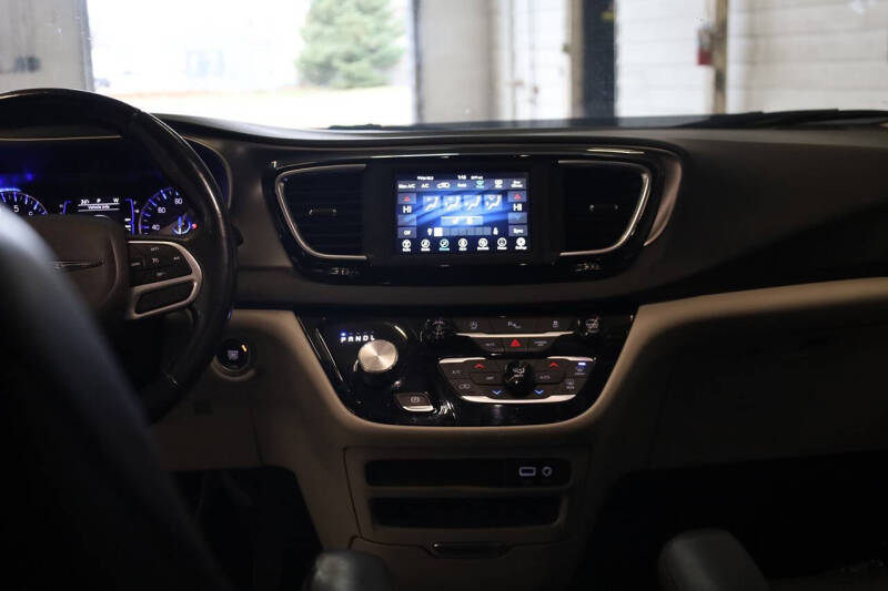 2020 Chrysler Pacifica Touring L