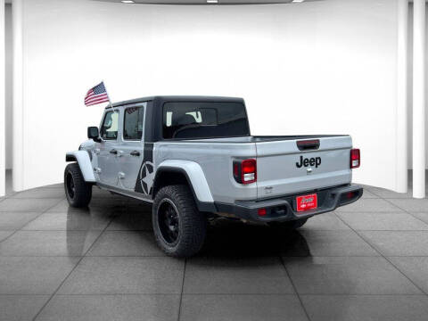 2022 Jeep Gladiator Sport