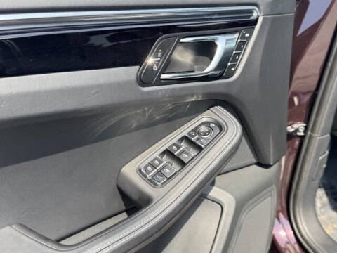 2024 Porsche Macan S