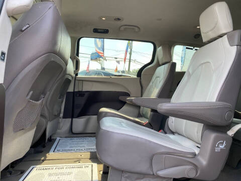 2017 Chrysler Pacifica Touring Plus