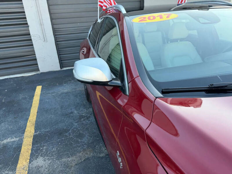 2017 Infiniti QX30 Premium