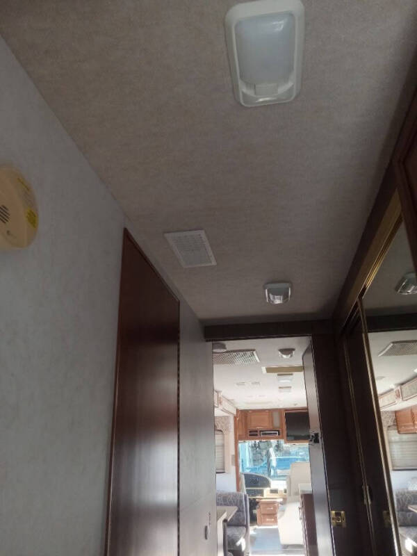 2002 Freightliner XC Chassis