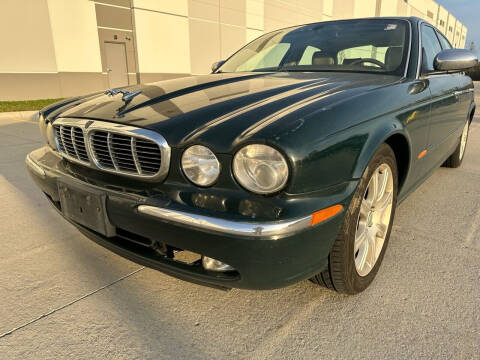 2004 Jaguar XJ-Series for sale at ELMHURST  CAR CENTER in Elmhurst IL