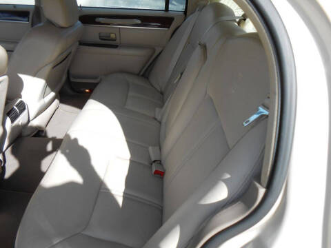 2003 Lincoln Town Car Cartier