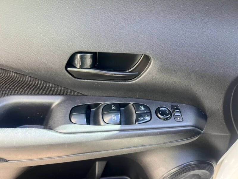 2023 Nissan Kicks S