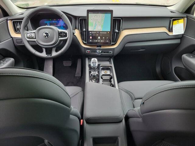 2026 Volvo XC60 B5 Core