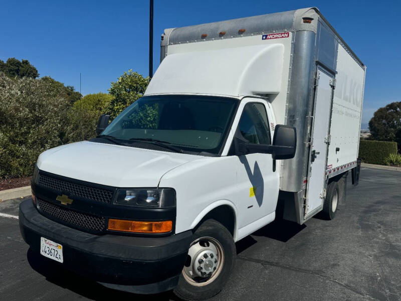 2018 Chevrolet Express Cutaway Base's photo