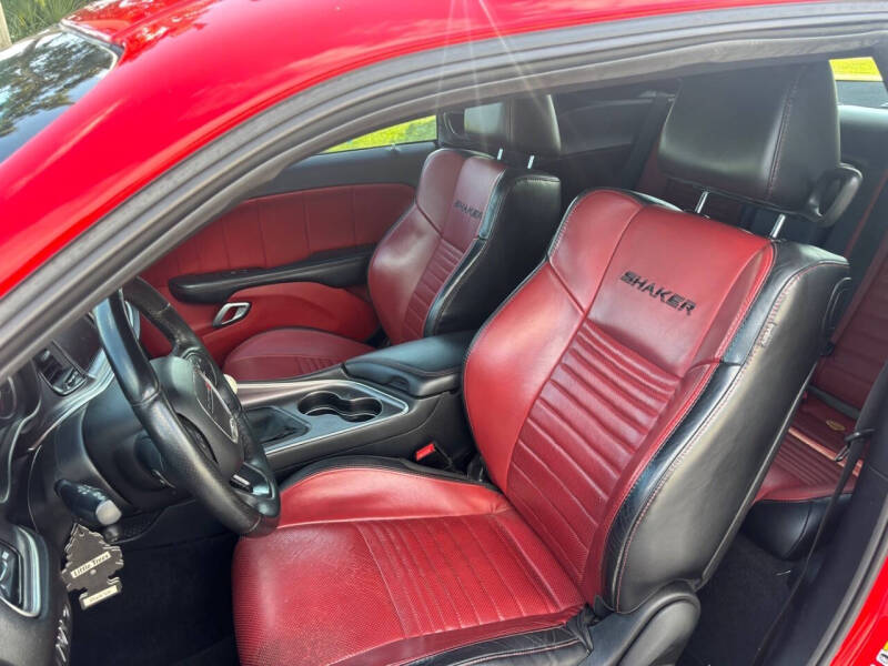 2016 Dodge Challenger R/T Shaker