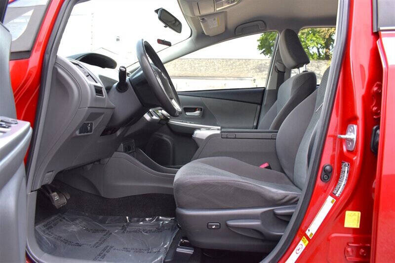 2012 Toyota Prius v Two