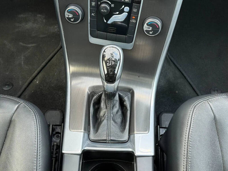 2015 Volvo XC60 3.2 Premier