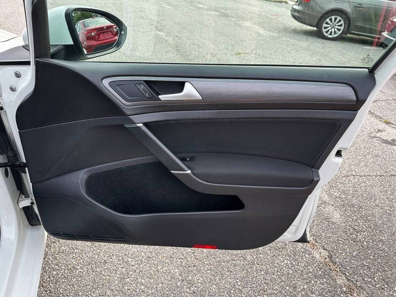 2019 Volkswagen Golf S