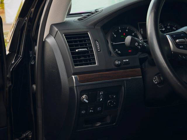 2019 Toyota Land Cruiser