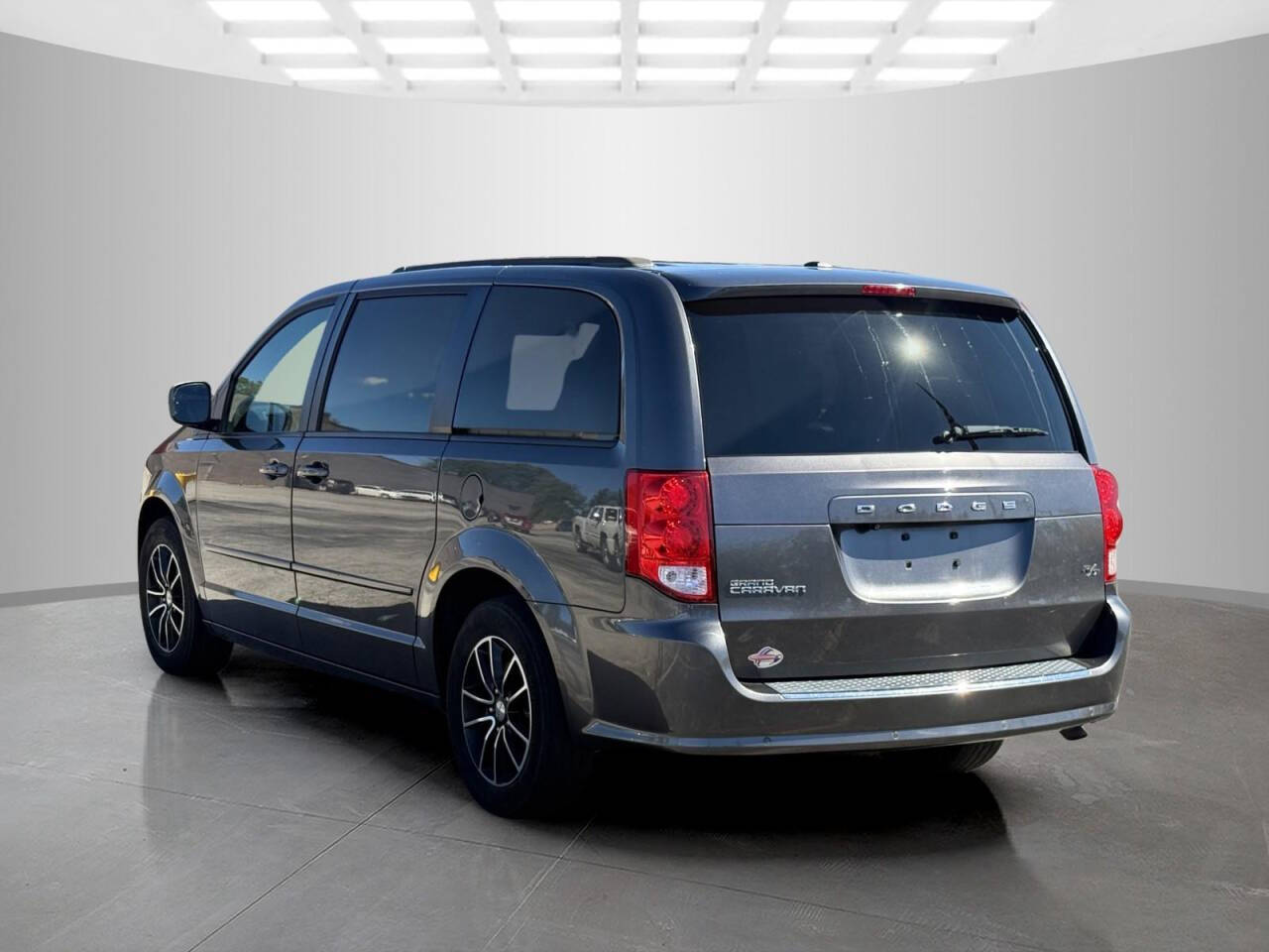 2015 Dodge Grand Caravan for sale at Used Cars Toledo in Oregon, OH