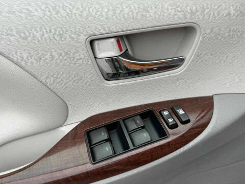 2014 Toyota Sienna XLE 7-Passenger