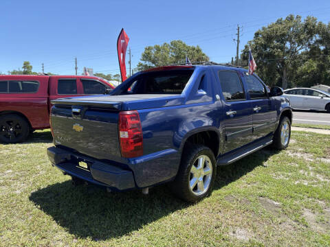 2013 Chevrolet Avalanche LS Black Diamond