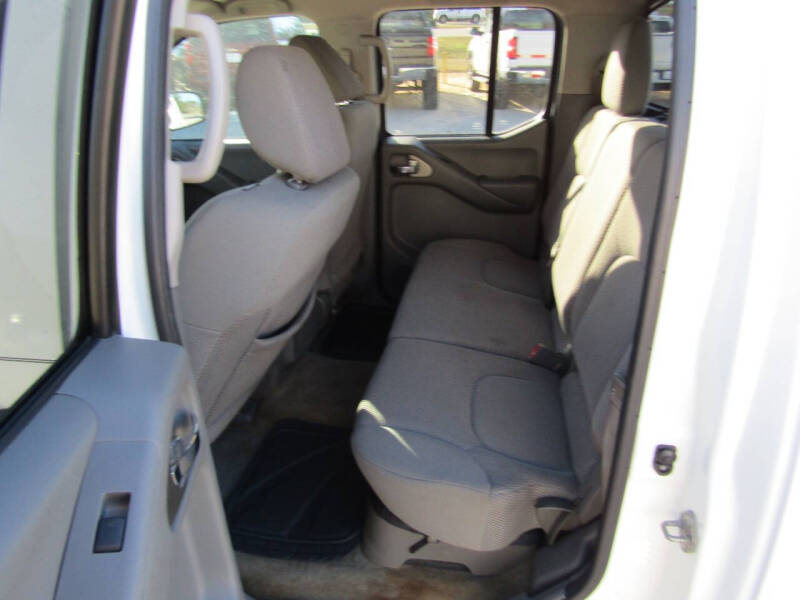 2017 Nissan Frontier SV