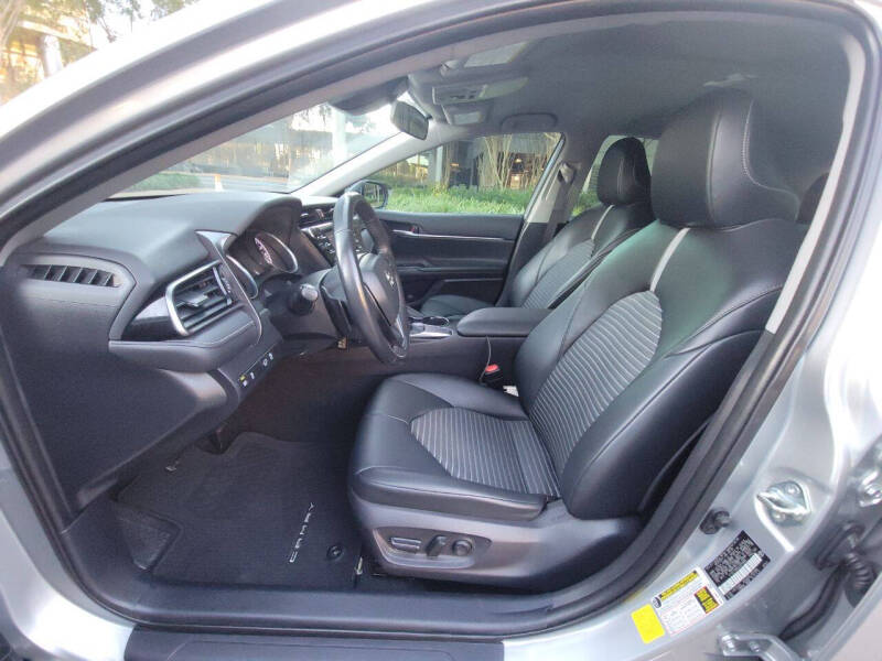 2020 Toyota Camry SE