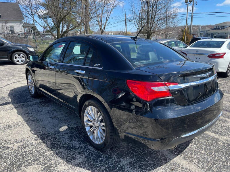 2011 Chrysler 200 Limited