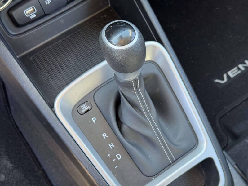 2024 Hyundai Venue SE