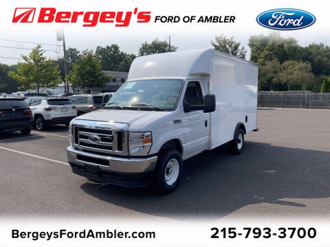 2022 Ford E-Series Chassis