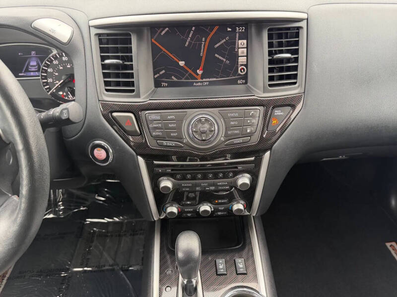 2020 Nissan Pathfinder SL