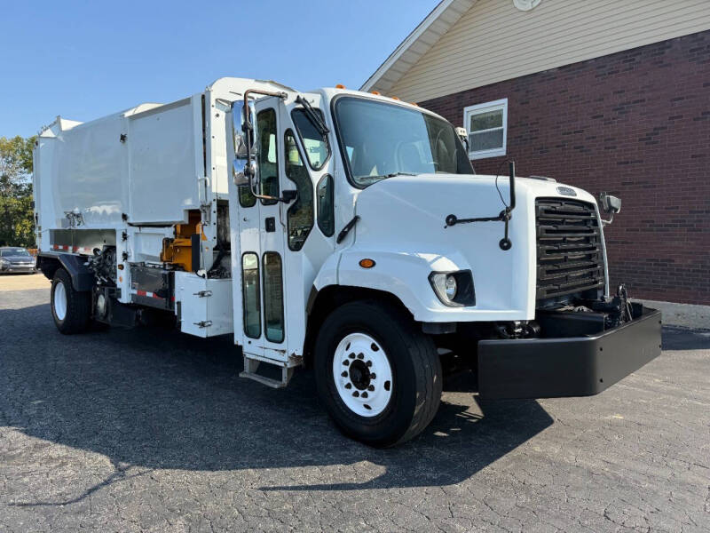 2014 Freightliner 108 SD