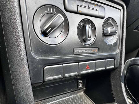 2014 Volkswagen Beetle Convertible 2.5L