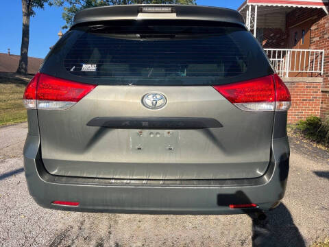 2011 Toyota Sienna Base 7-Passenger