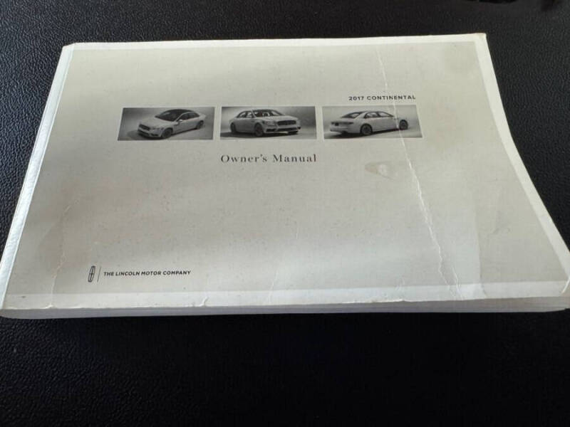 2017 Lincoln Continental Select