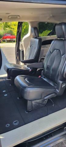 2017 Chrysler Pacifica Touring-L