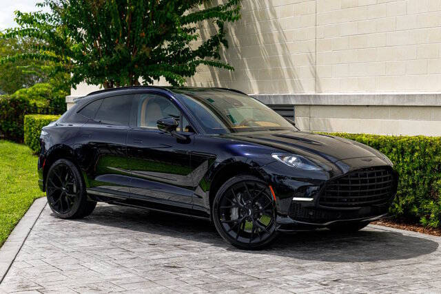 2025 Aston Martin DBX 707