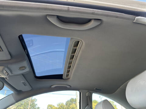 2008 Volkswagen New Beetle Triple White