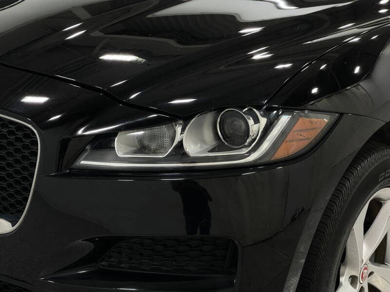 2020 Jaguar F-PACE 25t Premium