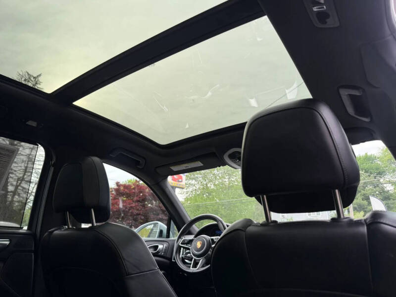 2018 Porsche Cayenne Platinum Edition
