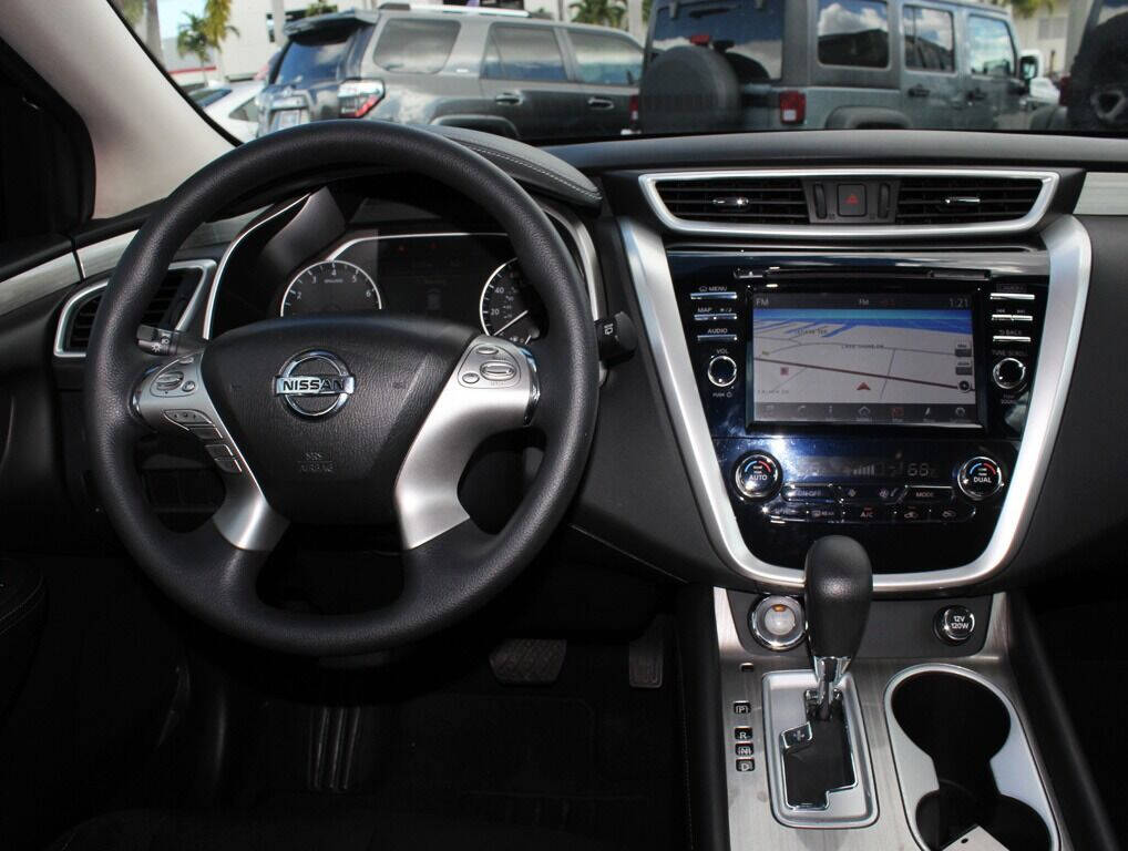 2017 NISSAN Murano SUV / Crossover - $17,995