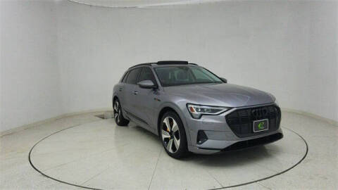 2022 Audi e-tron quattro Premium Plus