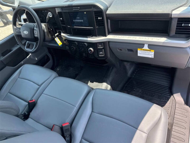 2025 Ford F-350 Super Duty XL