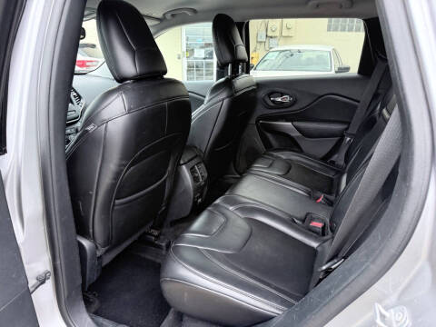 2019 Jeep Cherokee Latitude Plus