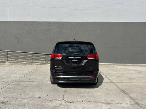 2018 Chrysler Pacifica Touring Plus