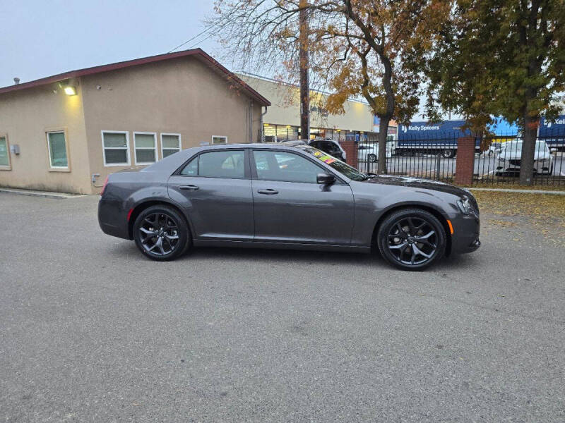 2023 Chrysler 300 S V6