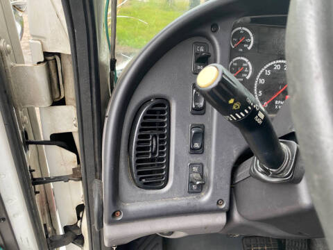 2007 Freightliner M2 106
