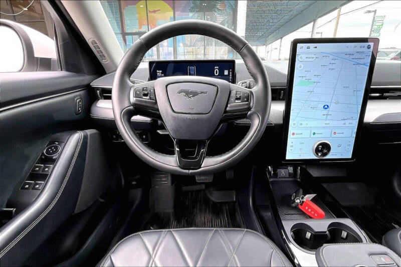 2022 Ford Mustang Mach-E Select