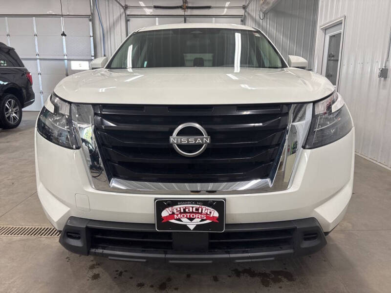 2023 Nissan Pathfinder SV