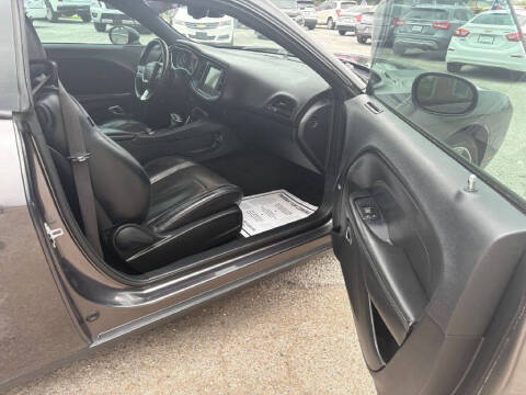 2015 Dodge Challenger SXT Plus