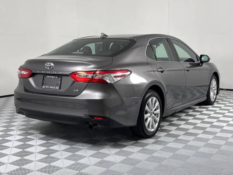 2019 Toyota Camry LE photo 5