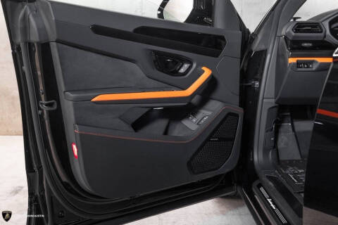 2025 Lamborghini Urus SE